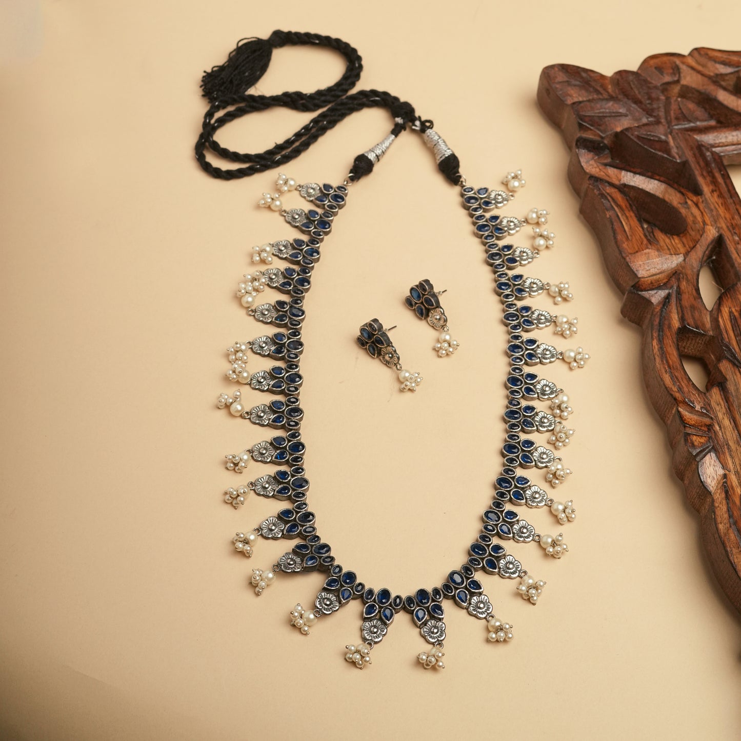 Floral blue stone long Necklace Set with pearls