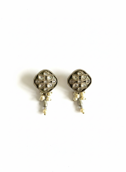 Pearl Drop Studs -462