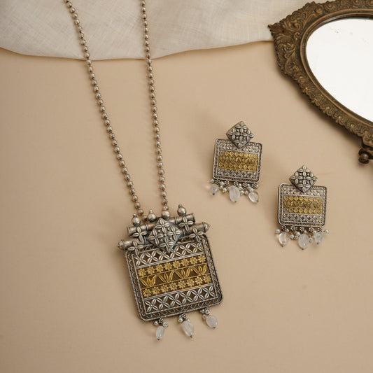 Metal Long pendent Set