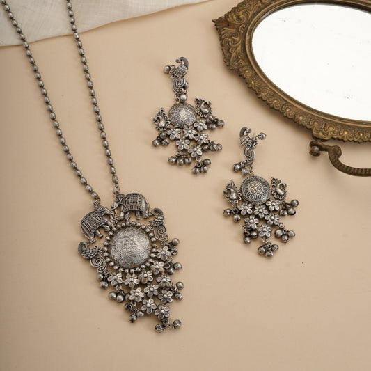 Metal Long pendent Set